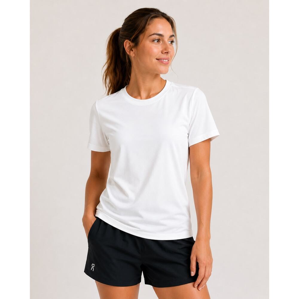 On Focus-T Women’s White Performance Training Tee Moisture Wicking Size L